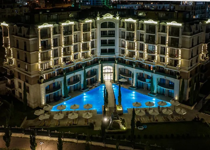 Romance Paris Апартаменти 4*